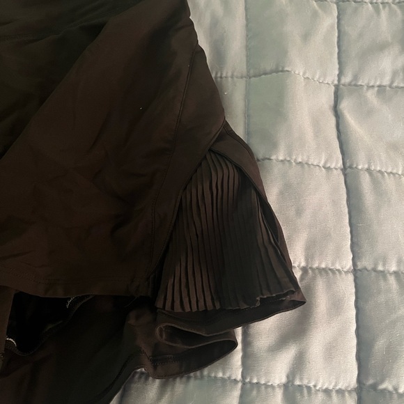 Lululemon Play Off the Pleats black skirt women’s size 8 - Picture 5 of 7